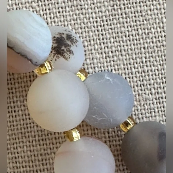 22 inch Matte Flower Agate bead necklace NWOT - Picture 5 of 15